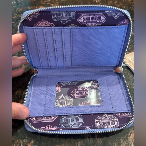 NWT! Nickelodeon Legend of Korra Team Korra Zip Around Wallet - Picture 3 of 3